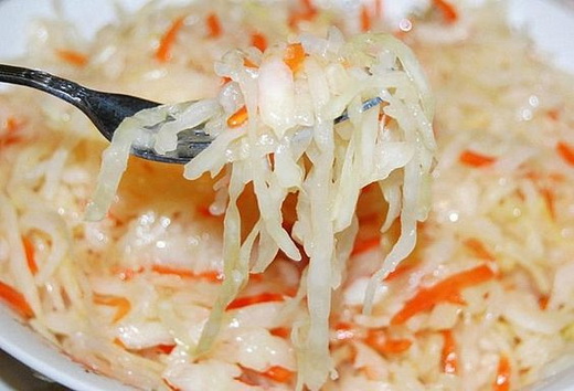 Капуста с морковкой